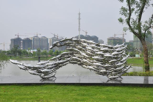 不锈钢雕塑.jpg 不锈钢雕塑.jpg