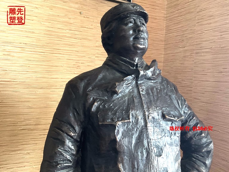 毛泽东雕��?.jpg